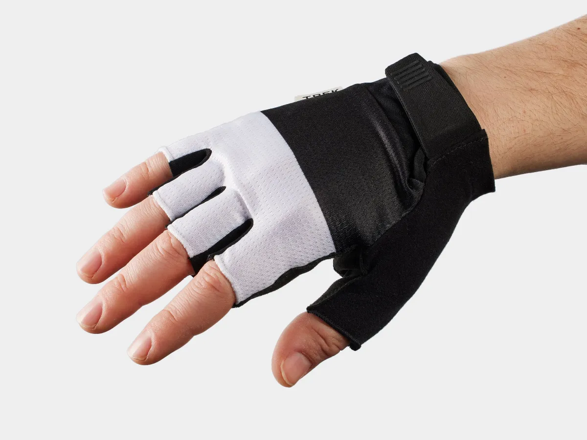 Trek Circuit Medium White Glove Trek Circuit Medium White Glove