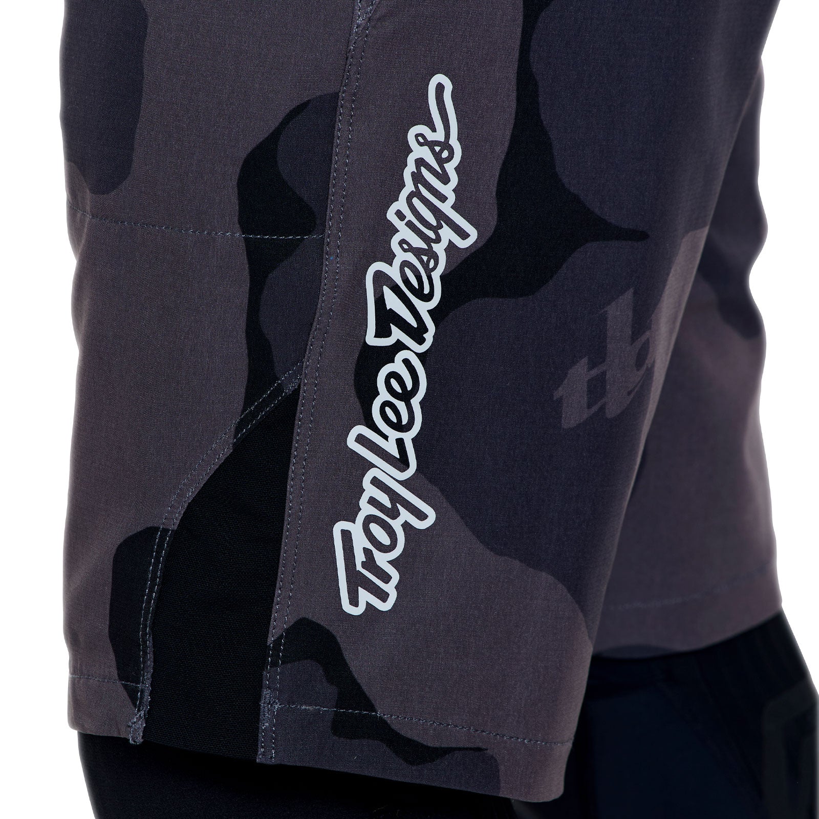 Skyline Pro Short Shell Flow Camo Carbon - Image 10