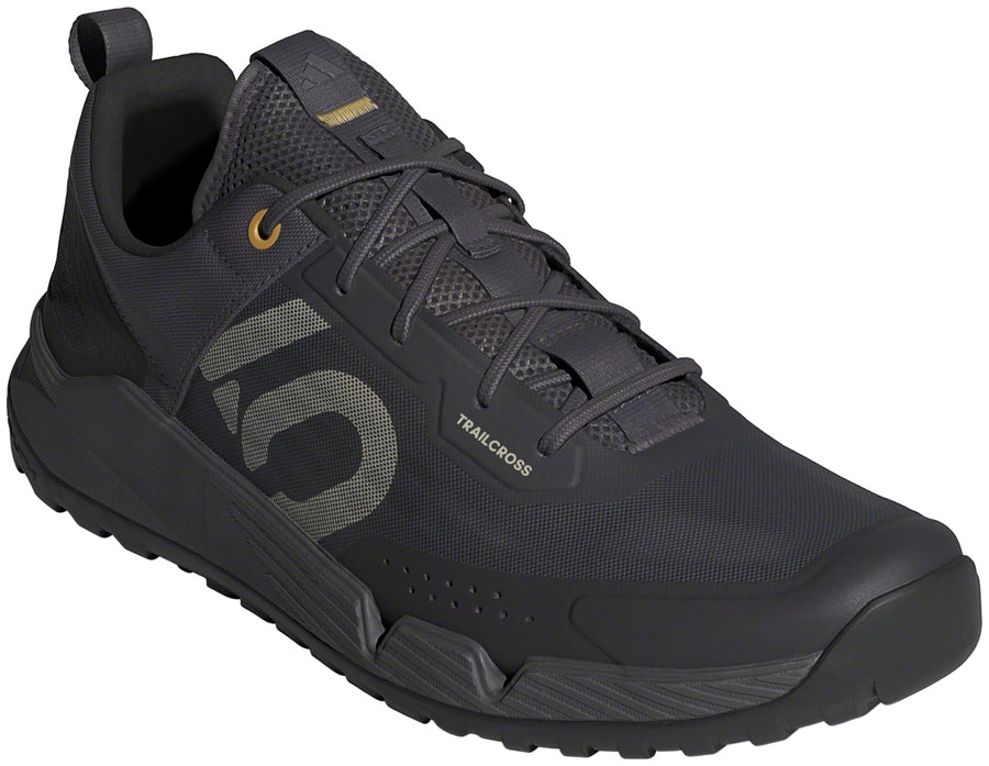 Trailcross LT Shoes - Men's, Charcoal/Putty Gray/Oat