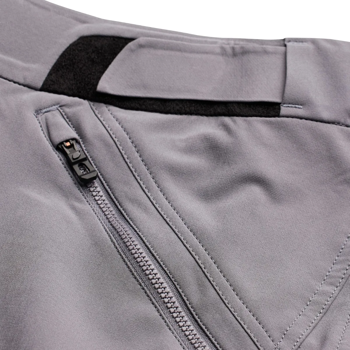 Skyline Air Short Shell Mono Charcoal - Image 2