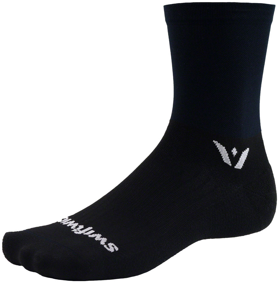 Swiftwick Aspire Mid Crew Socks - 5"
