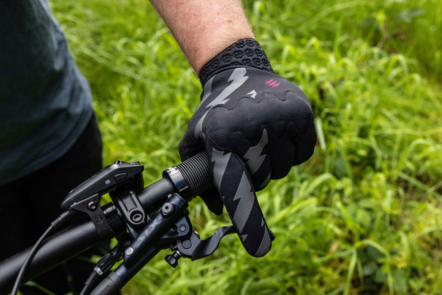 Muc-Off D30 Rider Full Finger Gloves - Image 3
