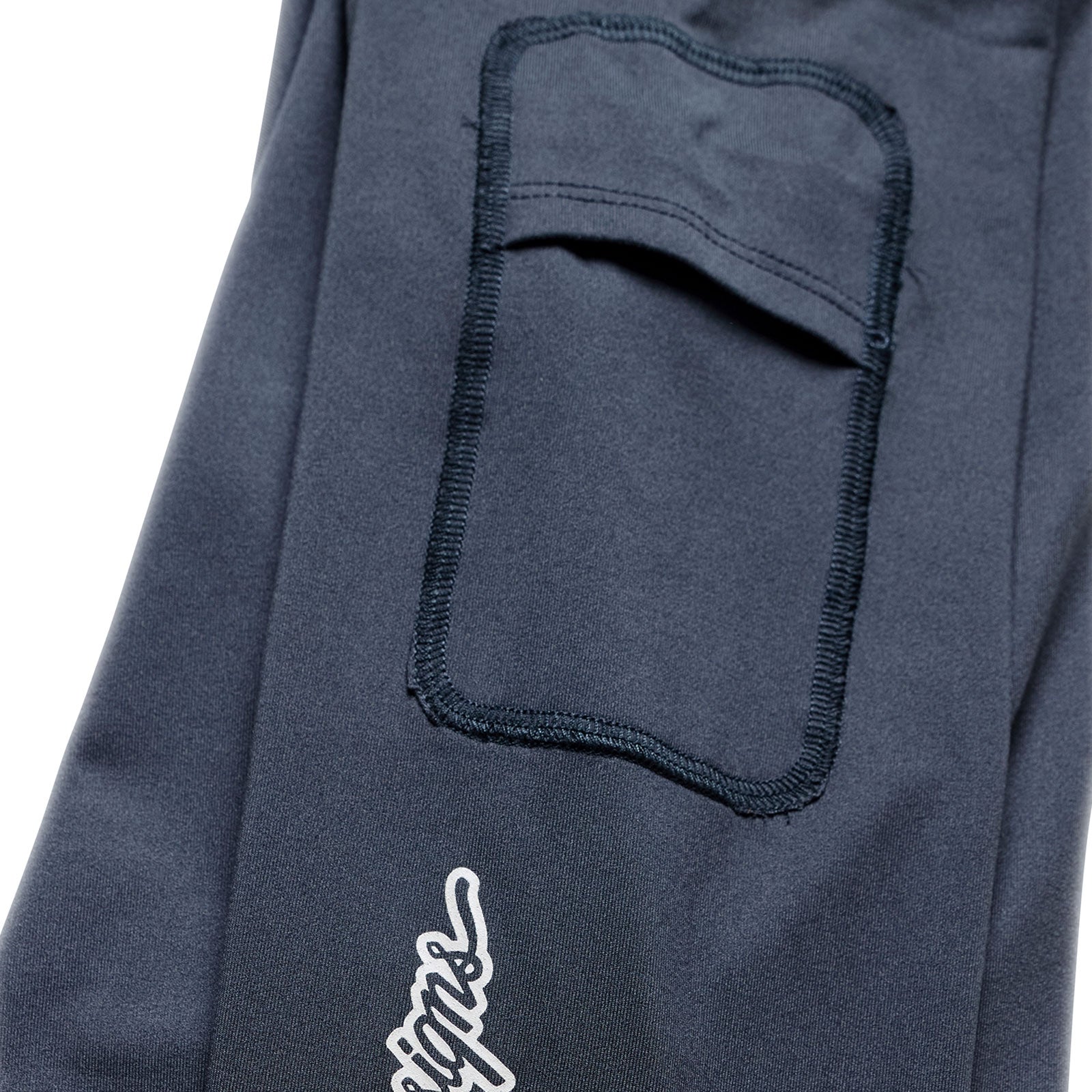 Ruckus Ride 3/4 Tee Mono Carbon - Image 5