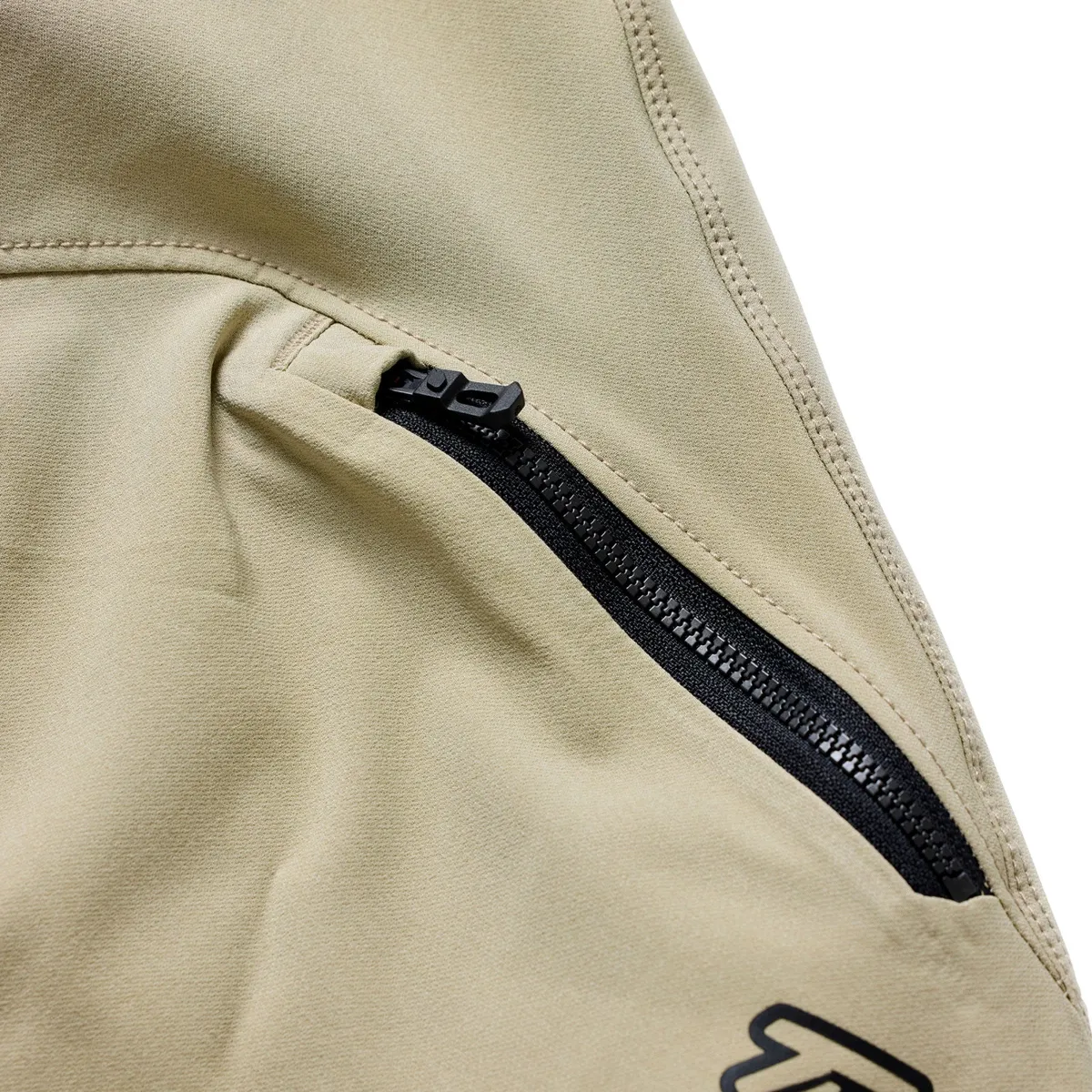 Stage Pant Mono Stone - Image 5