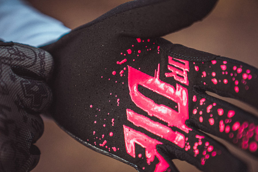 Muc-Off Summer Lightweight Mesh Rider Gloves - Image 4