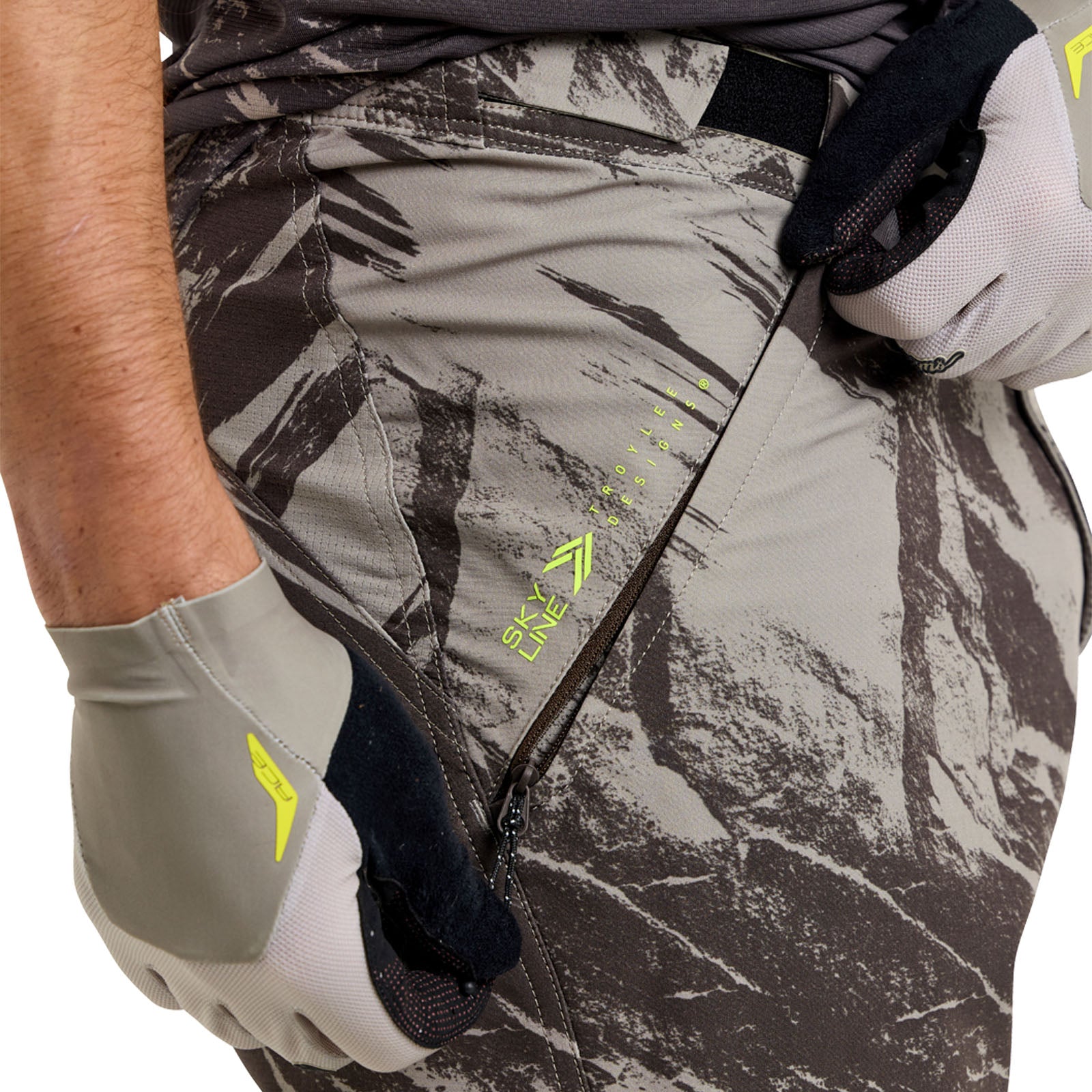 Skyline Short Shell Elemental Dark Earth - Image 10