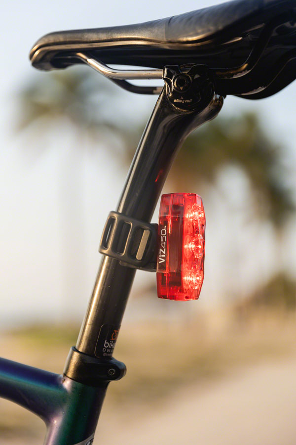 Cateye VIZ450 Taillight - 450 Lumen - Image 4