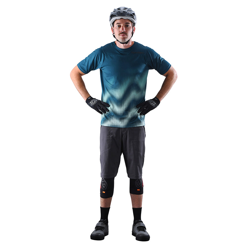 Skyline Short W/Liner Solid Iron - Image 2