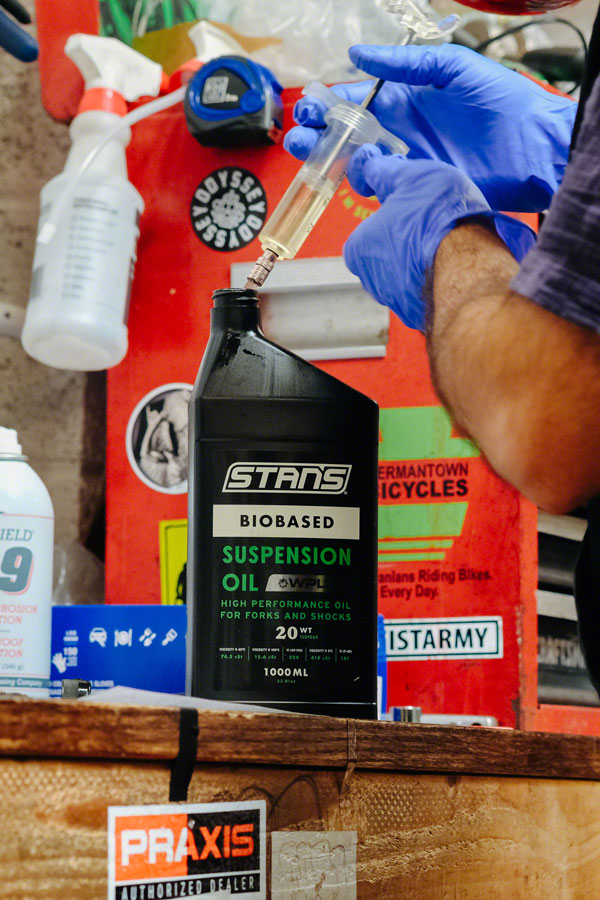 Stan's Biobased Suspension Oil - 1L - Image 16