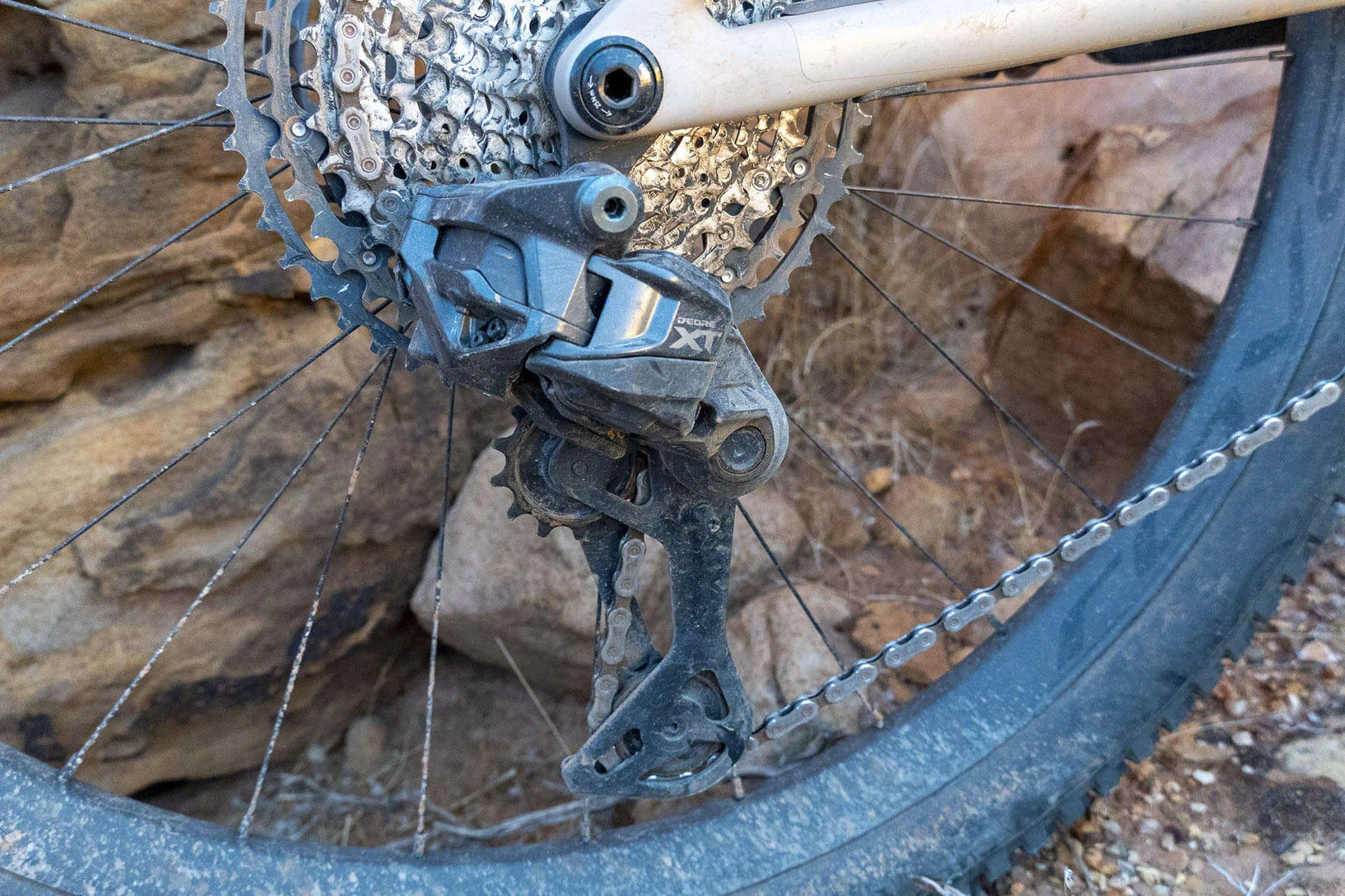 Wireless Di2 versus SRAM AXS