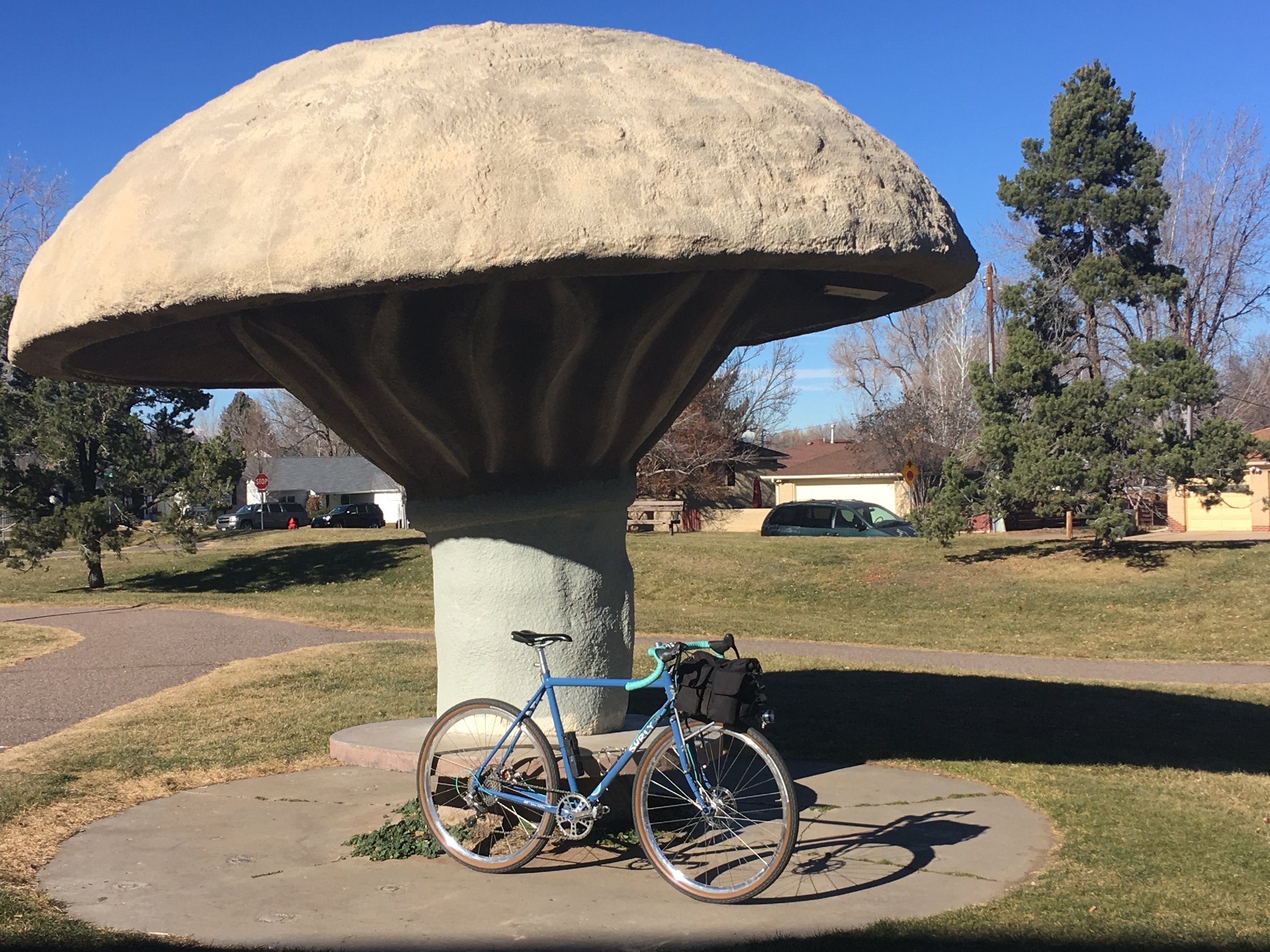 Disc Trucker and giant toadstool.