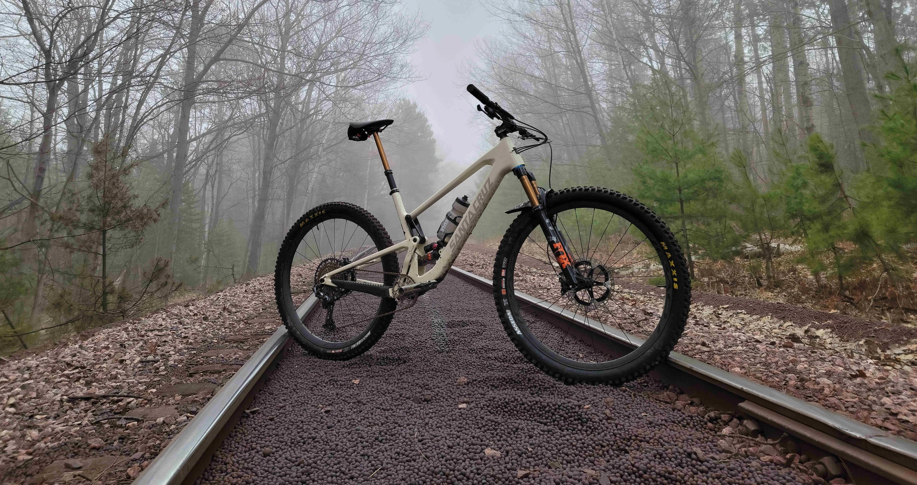 MOUNTAIN BIKES MOUNTAIN BIKES