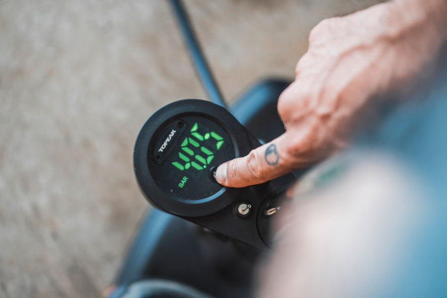 Topeak Joeblow Sport Digital 2.0 Floor Pump - Image 4