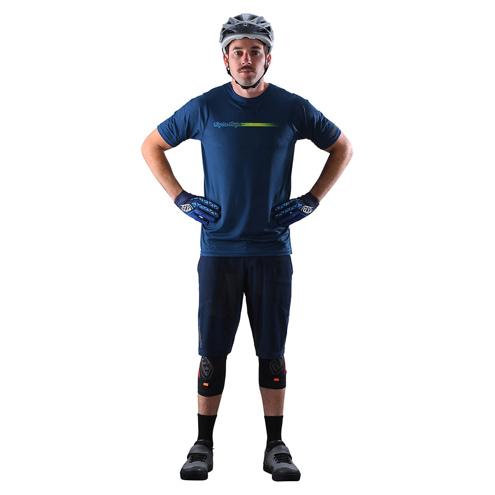 Skyline Air Short W/Liner Solid Dark Slate Blue - Image 2