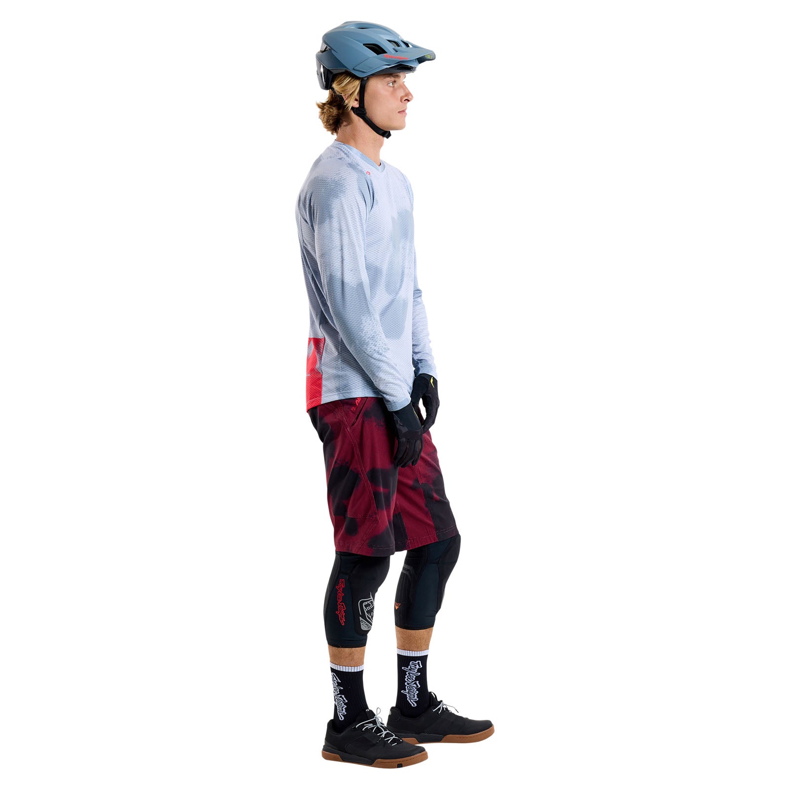Skyline Air Short Shell Flared Oxblood - Image 11