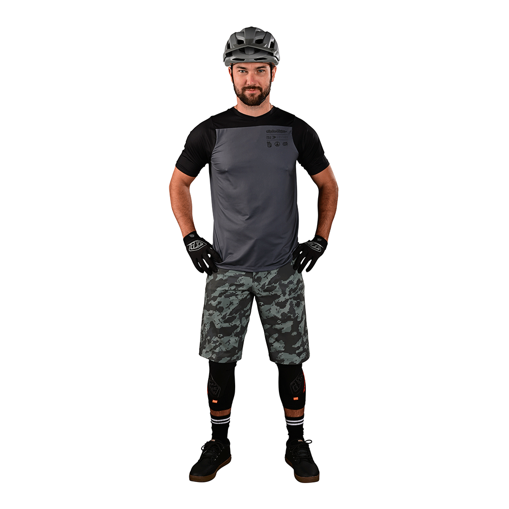 Skyline Short W/Liner Digi Camo Spruce - Image 4