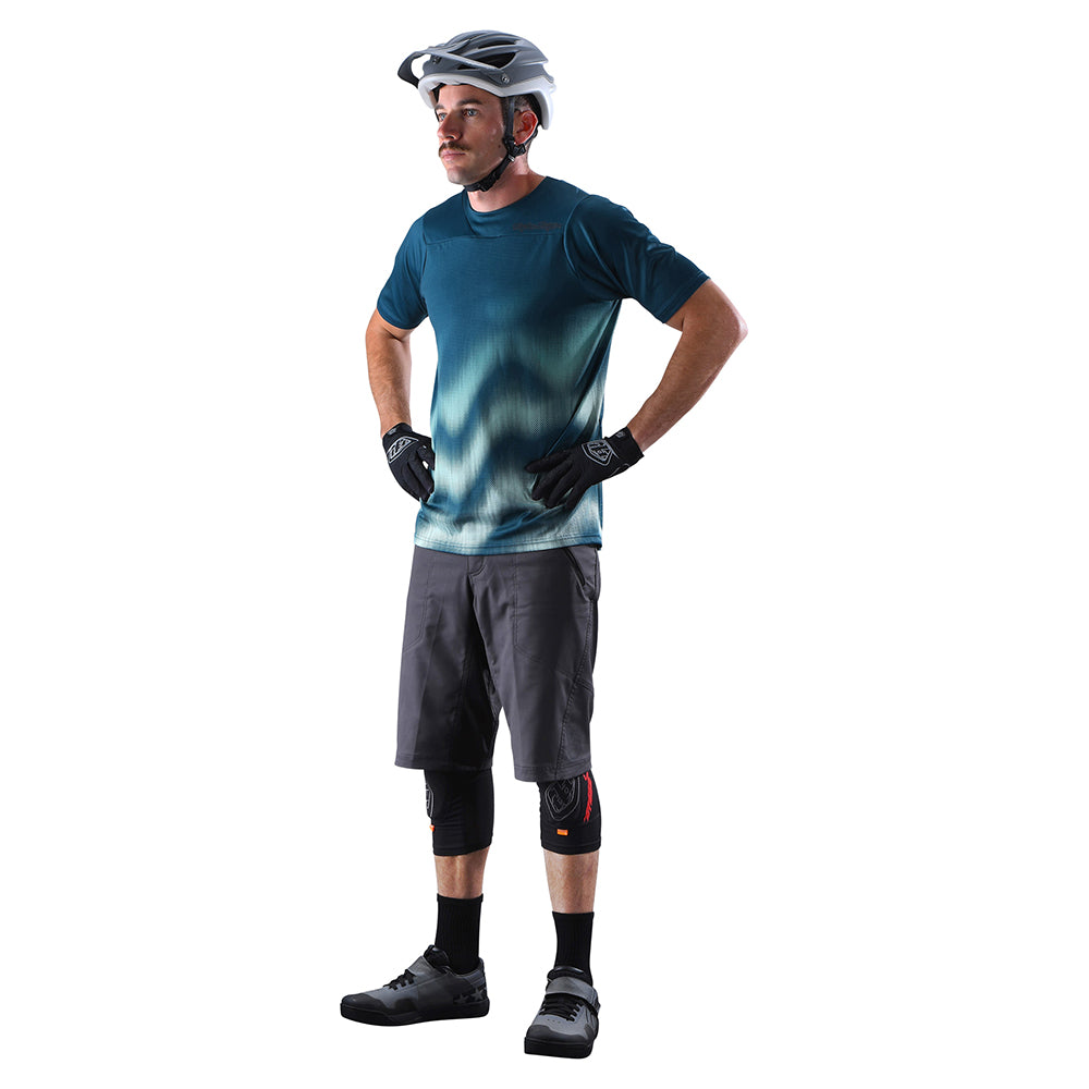 Skyline Short W/Liner Solid Iron - Image 5