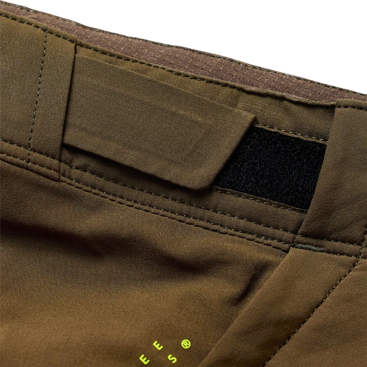 Skyline Chill Pant Mono Dark Earth - Image 3