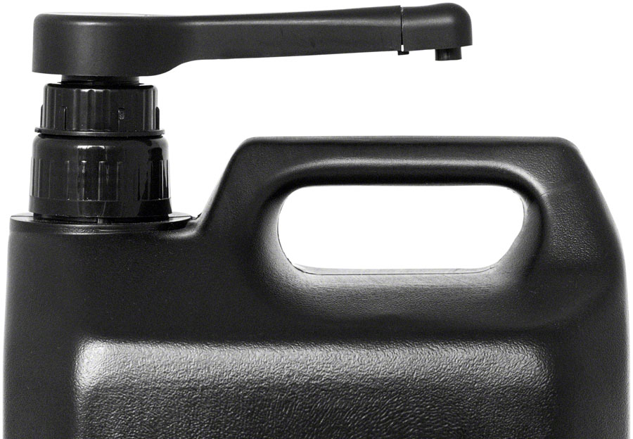 Muc-Off MTB Tubeless Tire Sealant - Image 9