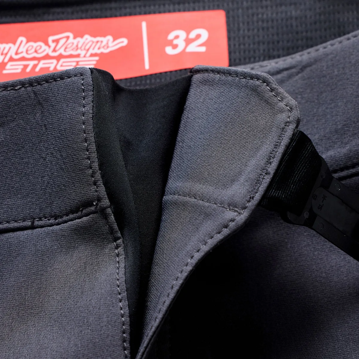 Stage Pant Mono Carbon - Image 7