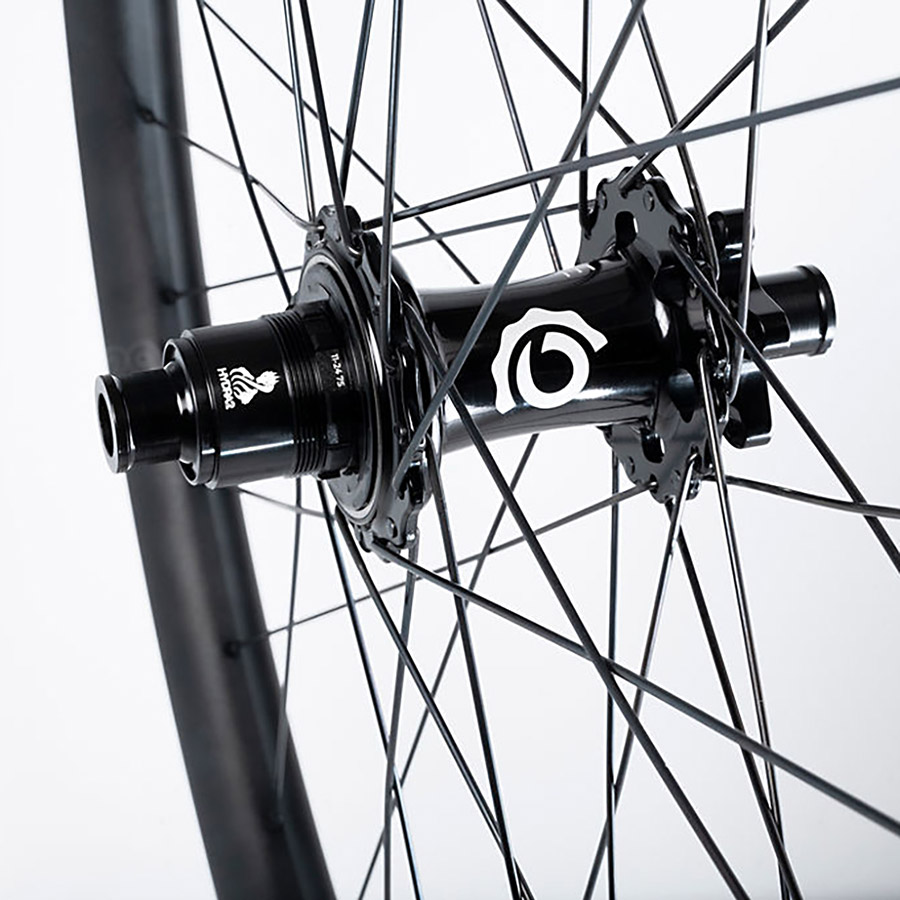 Industry Nine Hydra 2 Enduro S Wheel Rear 29'' / 622 Holes: 32 12mm TA 157mm Disc IS 6-bolt Shimano Micro Spline